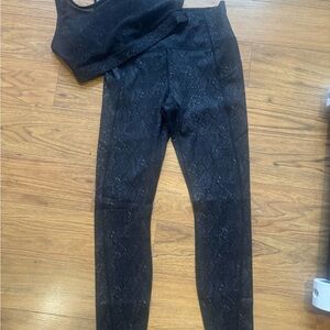 Fabletics Black Snakeskin Print Leggings and Top Set size m new